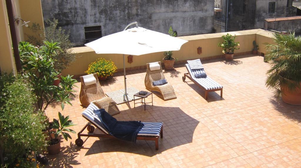 B&B Di Charme Camelie Palazzo Nicotra Riposto Ngoại thất bức ảnh