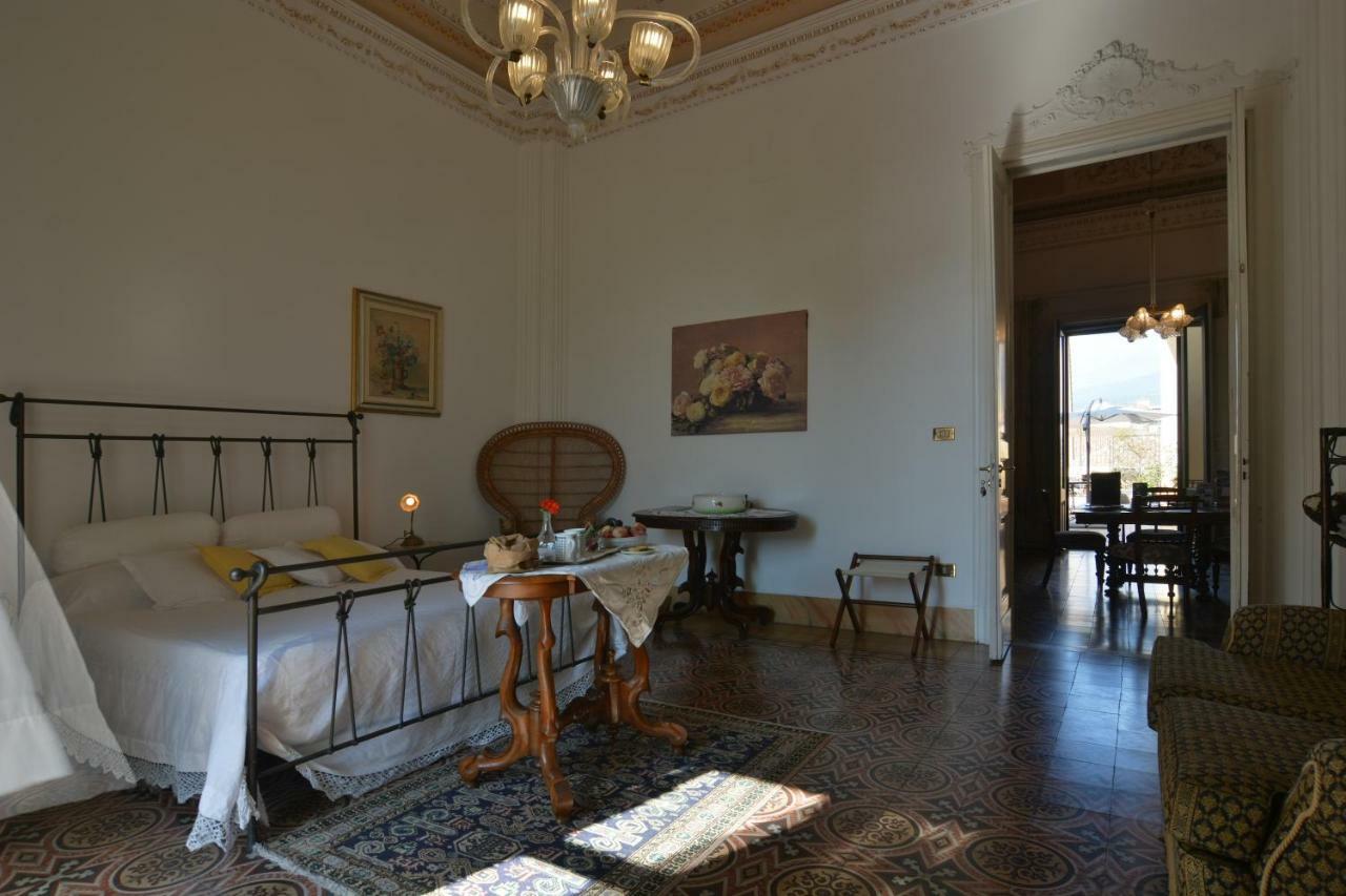 B&B Di Charme Camelie Palazzo Nicotra Riposto Ngoại thất bức ảnh
